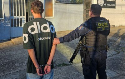 Homem estrangula companheira, briga com segurança de condomínio e é preso em São Leopoldo