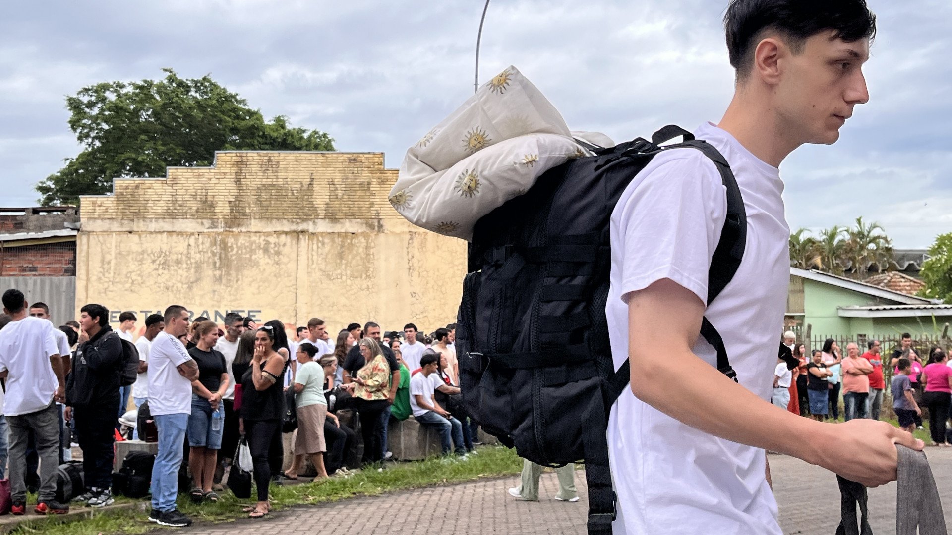 Cerca de 900 jovens dos vales do Sinos, Caí e Paranhana embarcam para servir no Exército a 250 quilômetros de casa