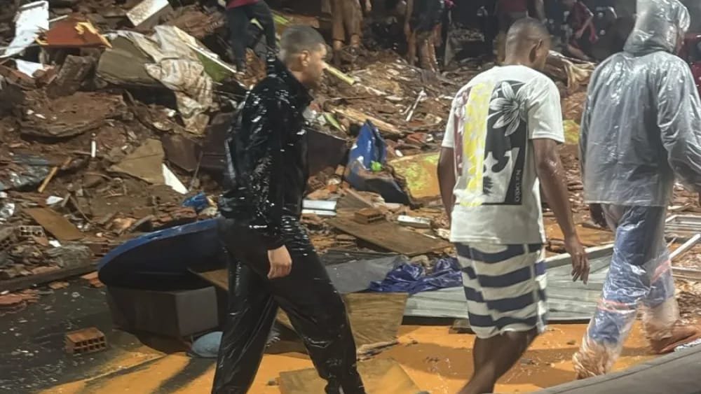 Fortes chuvas deixam 14 mortos em Juiz de Fora (MG)