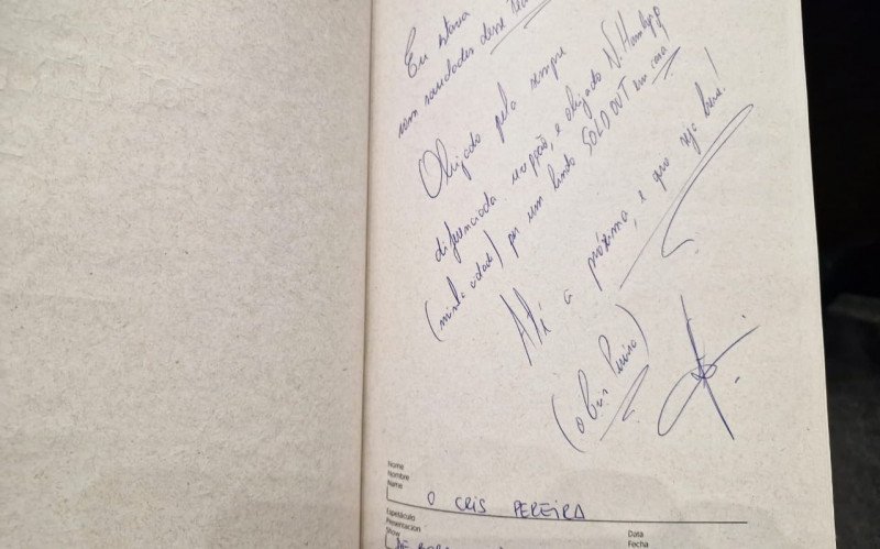 Cris Pereira fez seu retorno aos palcos no Teatro Feevale, em 2025
