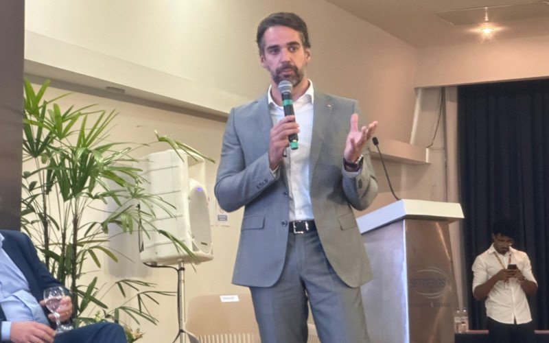 Eduardo Leite se pronuncia sobre decisão do PSD | abc+