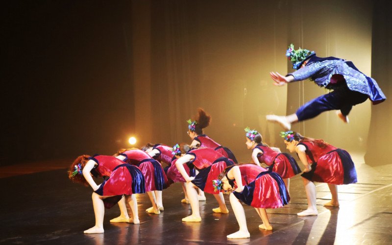 Palco do Teatro Feevale recebe inúmeros festivais de dança