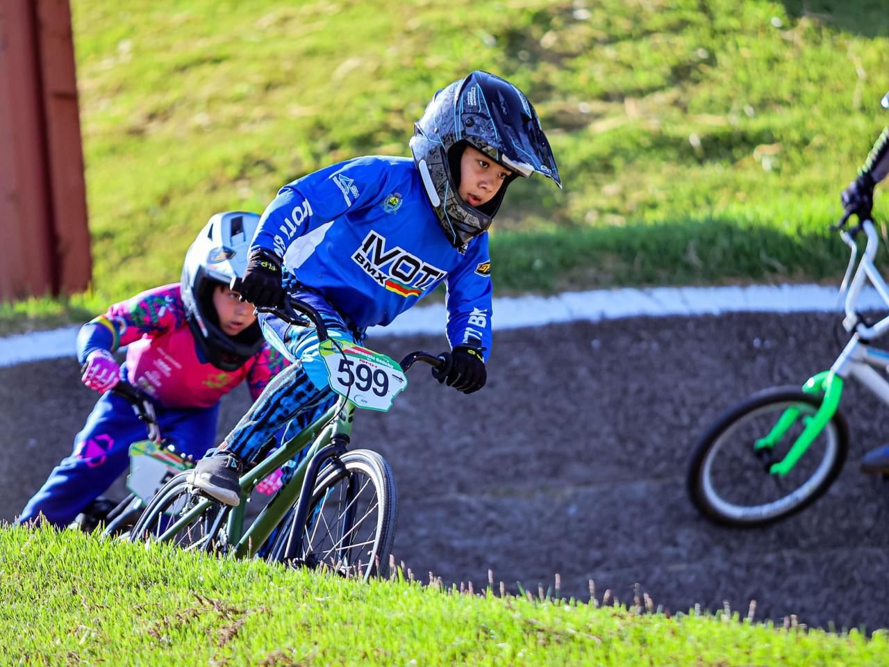 Atleta do BMX busca apoio para disputar o Brasileiro