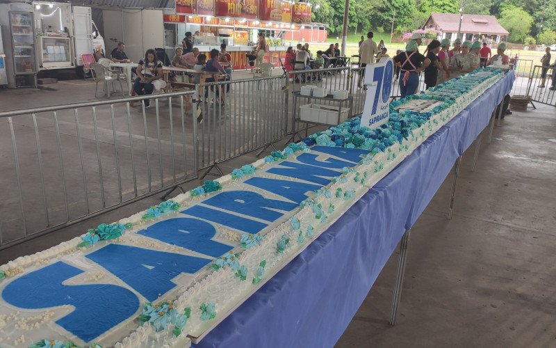 Bolo de aniversário dos 70 anos de Sapiranga | abc+