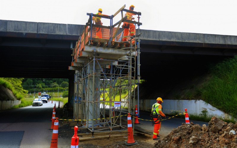  26/02/26 BR 116 - OBRAS VIADUTO DA REFAP | abc+