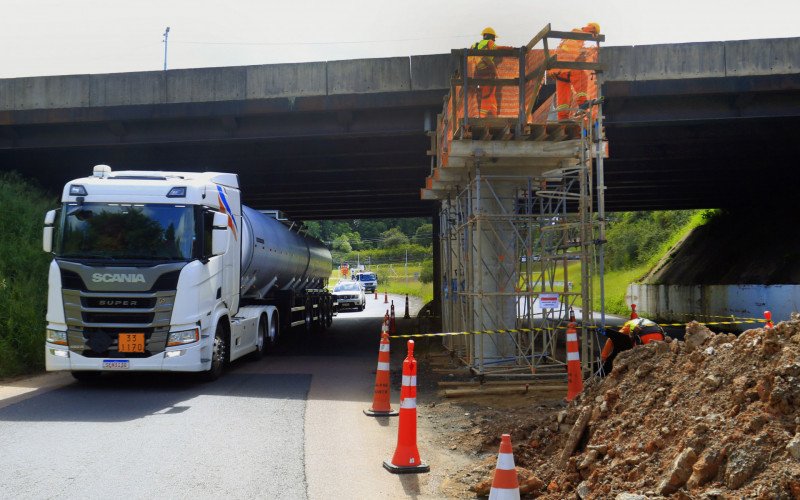  26/02/26 BR 116 - OBRAS VIADUTO DA REFAP | abc+