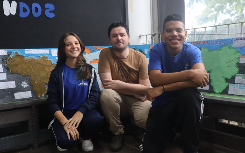 Maria Eduarda e Rodrigo (&agrave; direita) elogiam o projeto de Mois&eacute;s