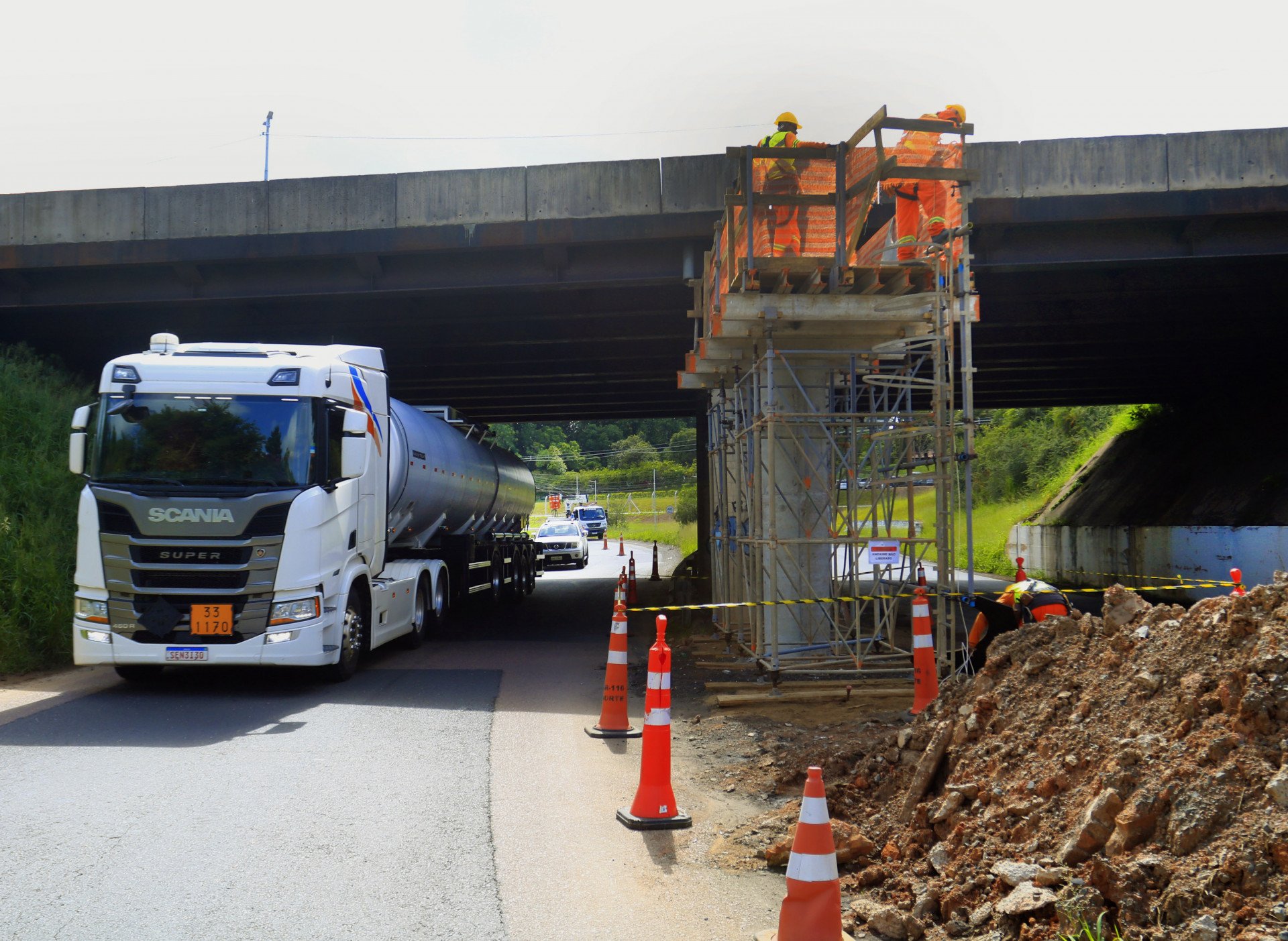 BR-116: Obras interrompem retorno na frente da Refap em Canoas, alerta o Dnit