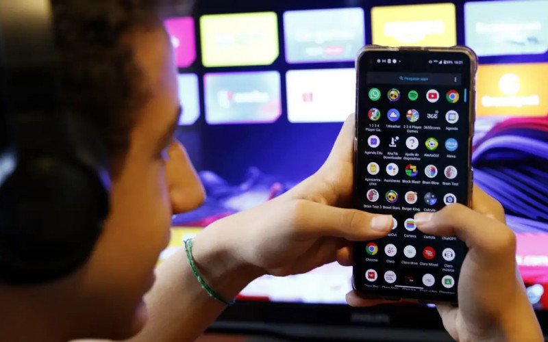 Governo derruba alta de imposto para smartphones e eletrônicos | abc+