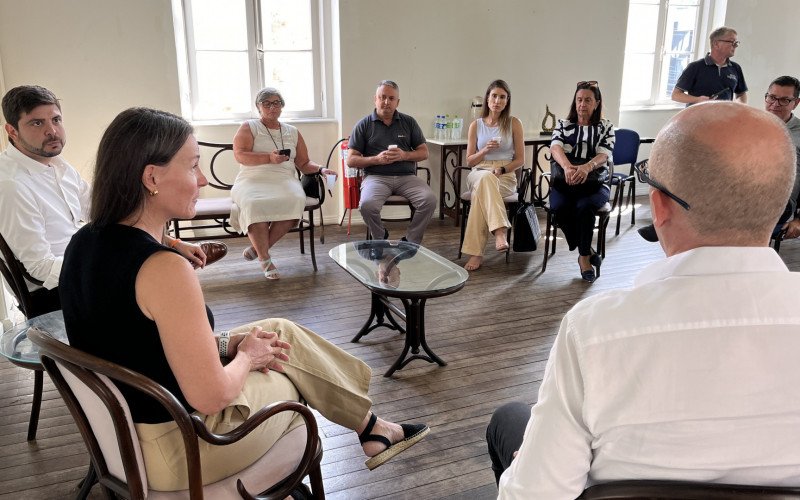 Encontro entre lideranças empresariais do Paranhana e deputados estaduais aconteceu nesta sexta-feira (27)