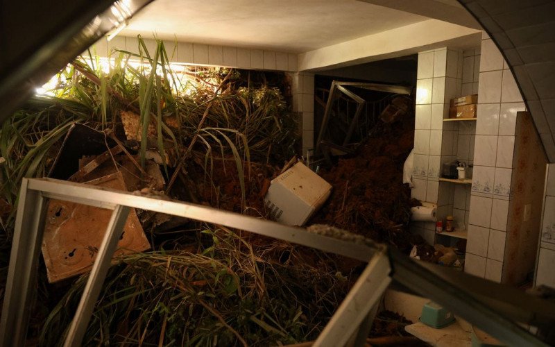 Chuvas fortes deixam 64 mortos em Juiz de Fora e Ubá | abc+