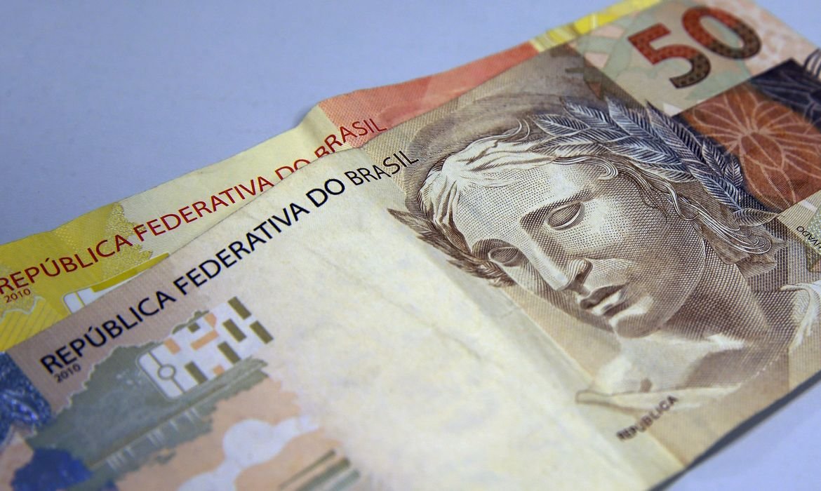 IMPOSTO DE RENDA: Receita Federal paga lote da malha fina de fevereiro; confira como consultar
