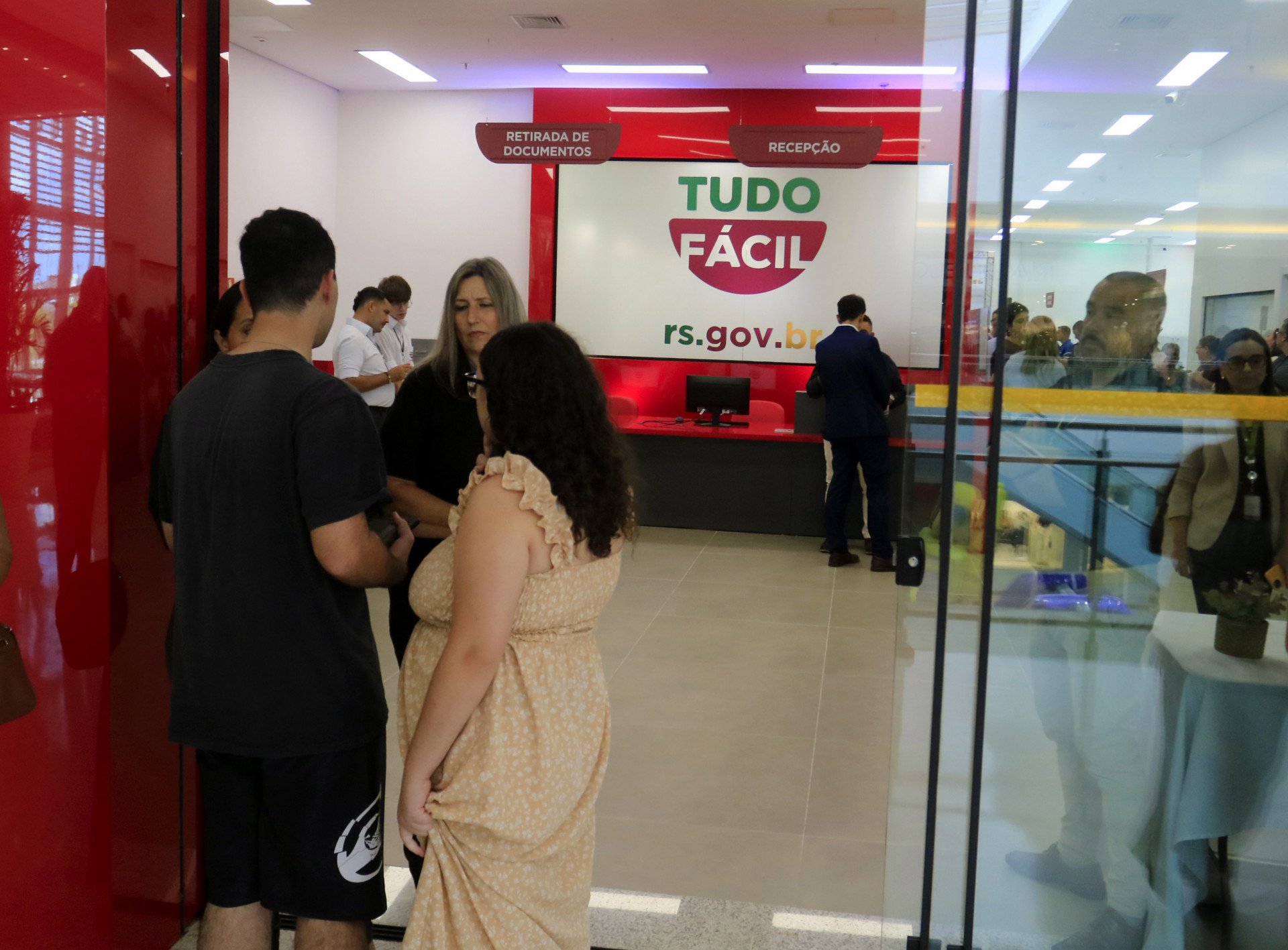 VÍDEO: Unidade do Tudo Fácil é inaugurada em Canoas