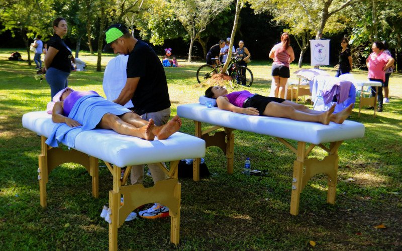 Visitantes receberam atendimento gratuito de diversos tipos de terapias da medicina chinesa | abc+