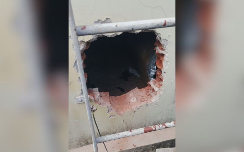 Criminosos fazem buraco em parede para furtar agência bancária em Nova Hartz