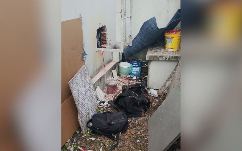 Criminosos fazem buraco em parede para furtar agência bancária em Nova Hartz