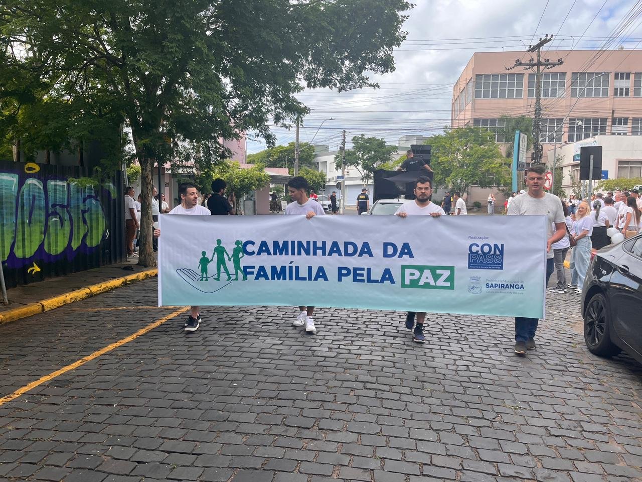 VÍDEO: Centenas de pessoas participam da Caminhada da Família pela Paz no aniversário de Sapiranga
