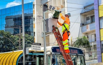 ATENÇÃO: Caetanos começam a multar motoristas que passarem no sinal vermelho em cruzamentos de Porto Alegre