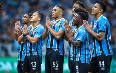 Com goleada no Gre-Nal 450, Grêmio fica a um passo do título gaúcho
