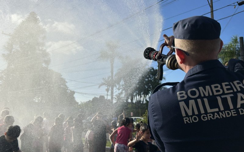 Bombeiros participaram diretamente do momento mais aguardado do evento | abc+