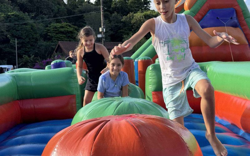Festa de aniversário de 71 anos de Sapiranga no Parque do Imigrante