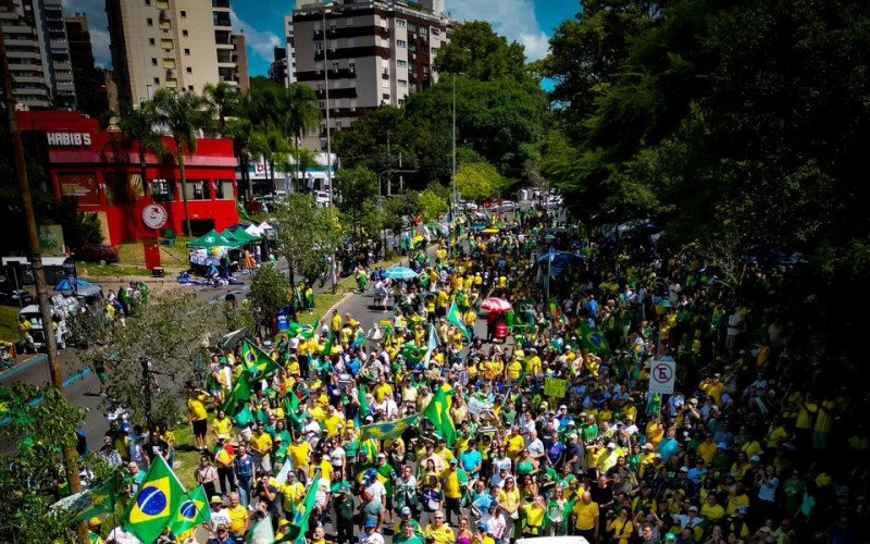 Manifestação da direita na tarde deste domingo (1º), em Porto Alegre | abc+
