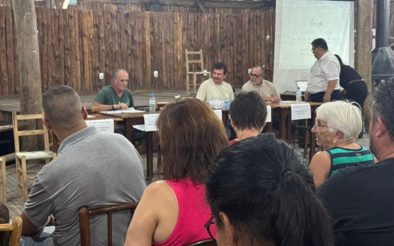 Assembleia com moradores do condomínio Mundo Novo no CTG Terra Nativa | abc+