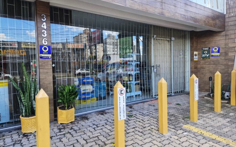 Comerciantes precisam de grades para que criminosos não invadam lojas