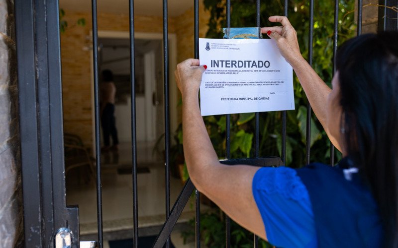 Oito pessoas moravam no local, segundo a Prefeitura de Canoas | abc+