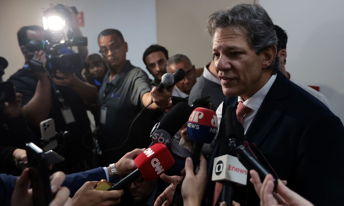 Haddad avalia que conflito no Oriente M&eacute;dio n&atilde;o deve impactar economia brasileira imediatamente