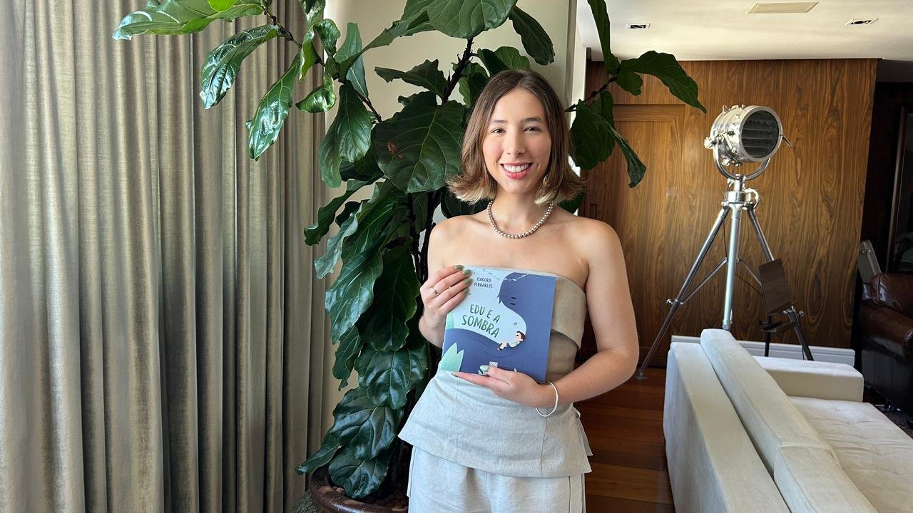 Jovem lança livro infantil com abordagem das frustrações