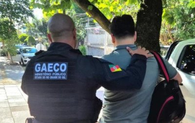 Professor de Direito denunciado por estupro é transferido para penitenciária na região metropolitana