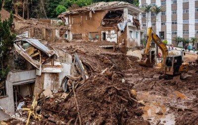 Canoas promove drive-thru solidário para ajudar vítimas das chuvas em Minas Gerais