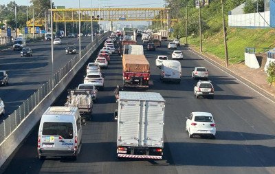 BR-116: Congestionamento entre São Leopoldo e Esteio impacta quem segue para a capital