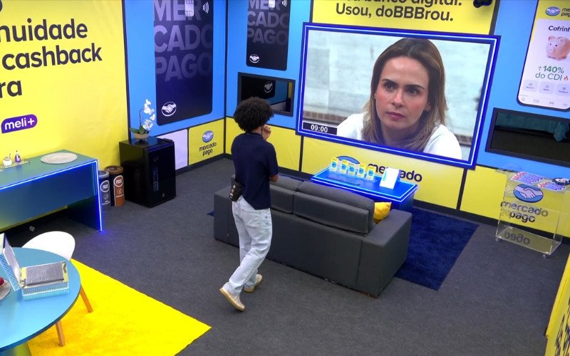 Breno ouve Ana Paula Renault e aliados falando bem dele no BBB 26 | abc+