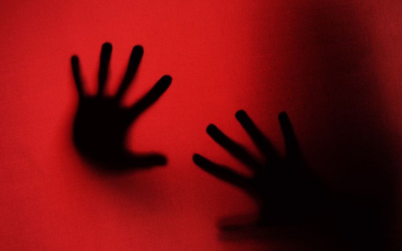 Crime de estupro: entenda os agravantes e punições previstas em lei | abc+