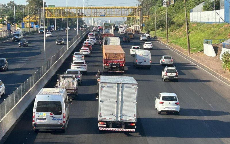 Trânsito carregado na BR-116 | abc+
