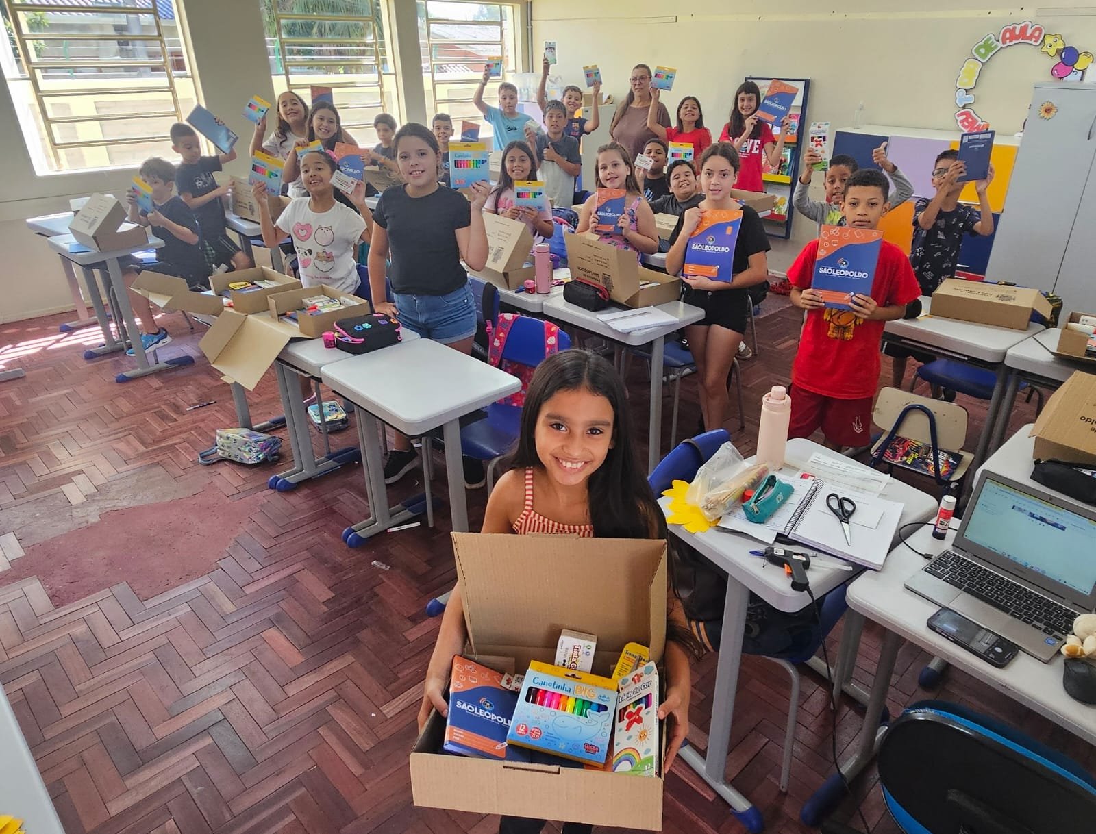Cerca de 27 mil kits de material escolar devem ser entregues a alunos da rede municipal leopoldense