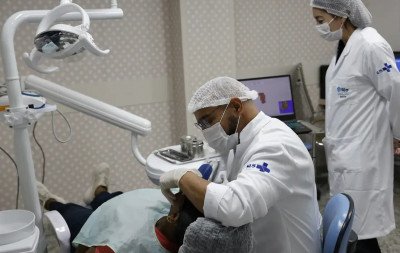 SUS vai oferecer reconstrução dentária a mulheres vítimas de violência