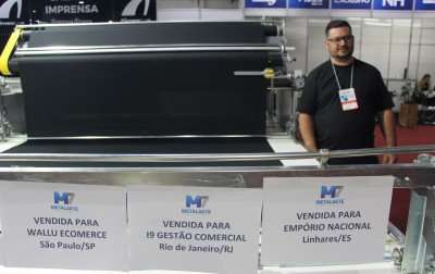 FIMEC: Empresas fecham negócios durante edição 2026 da feira; veja tecnologia calçadista que combate mofos e fungos