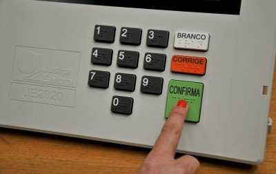 Abertura da janela partidária abre "dança das cadeiras" na política a 7 meses das eleições