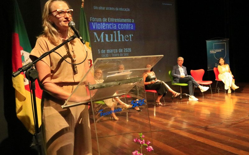 Márcia Scherer enfatizou a importância de que os municípios tenham secretarias de suporte às mulheres | abc+