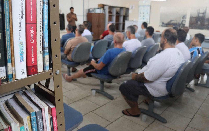 Cinedebate com detentos do Instituto Penal de Novo Hamburgo promove conscientização sobre violência
