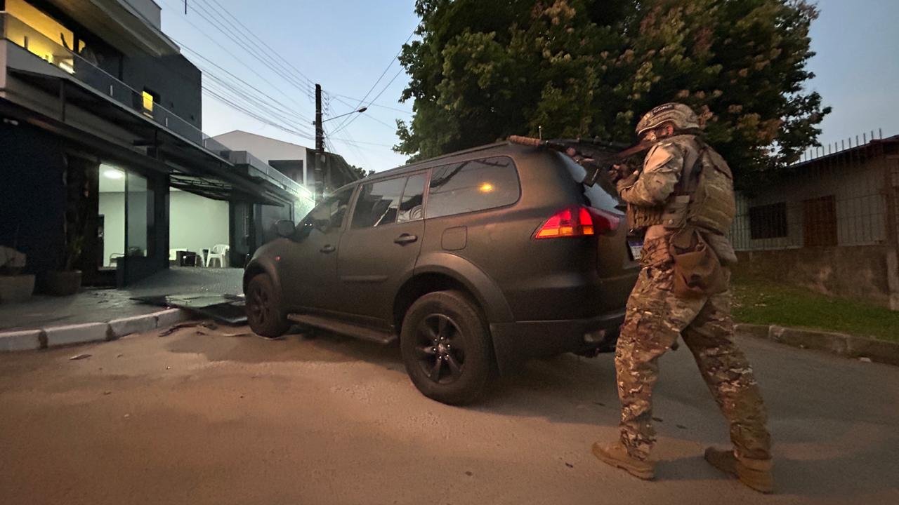 VÍDEO: Grupo que executou homem e enterrou em cova rasa após briga de crianças é alvo de operação em Novo Hamburgo