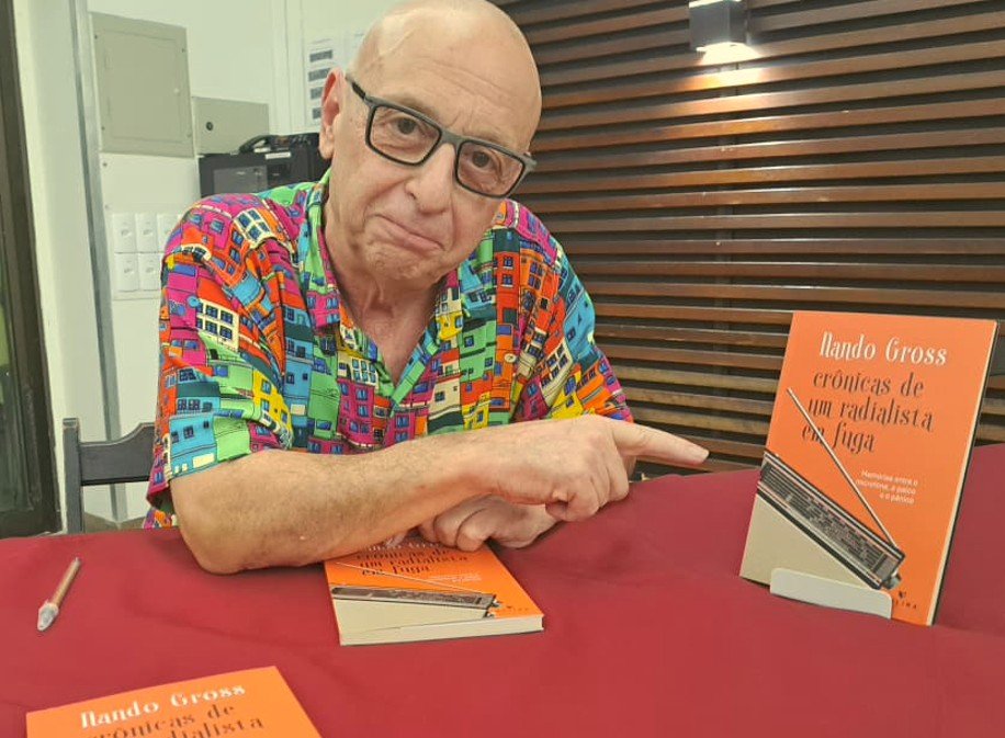 Nando Gross lan&ccedil;a livro que repassa sua paix&atilde;o pelo r&aacute;dio e o jornalismo