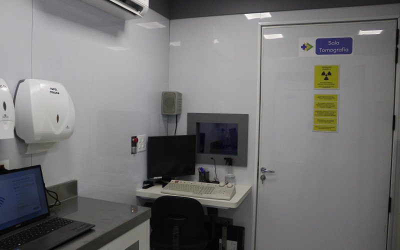 Carreta do programa Agora Tem Especialistas chega a Canoas