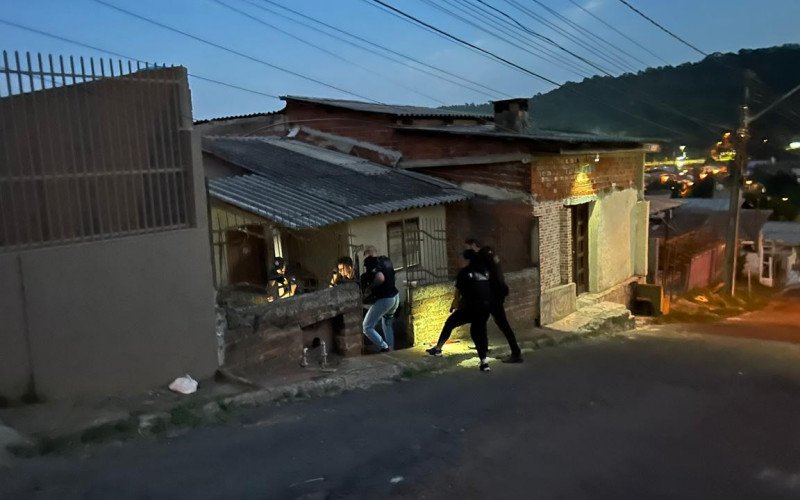 Ação mirou integrantes do grupo que realiza tele-entrega de drogas no Vale do Sinos