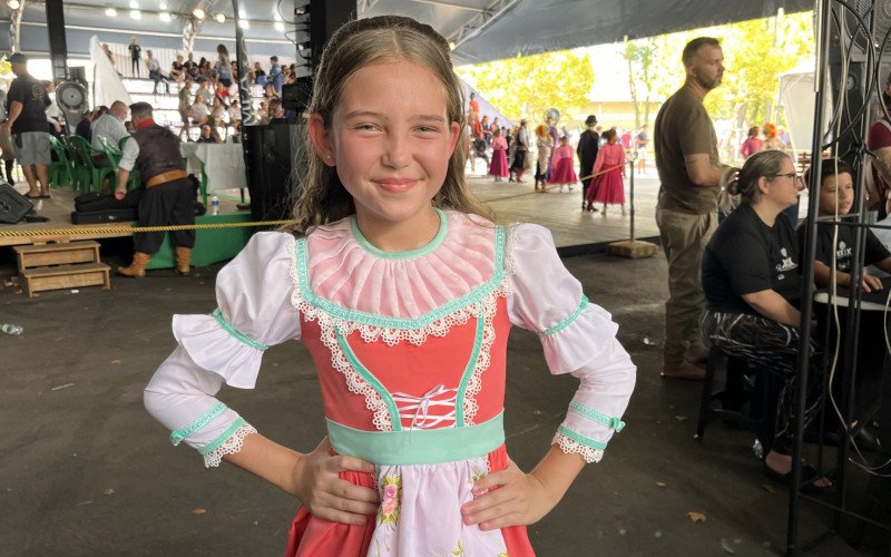 Valentina da Silva realizou sua última apresentação com a invernada pré-mirim do CTG M'Bororé no 46º Rodeio Nacional de Campo Bom