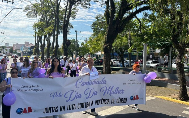 Caminhada pelo Dia da Mulher promovida pela OAB de Sapiranga | abc+