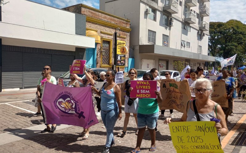 Caminhada 8M pede pelo fim do feminicídio e da violência doméstica